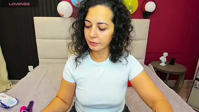 Linda Insatiable online show from 4, 10, 2025