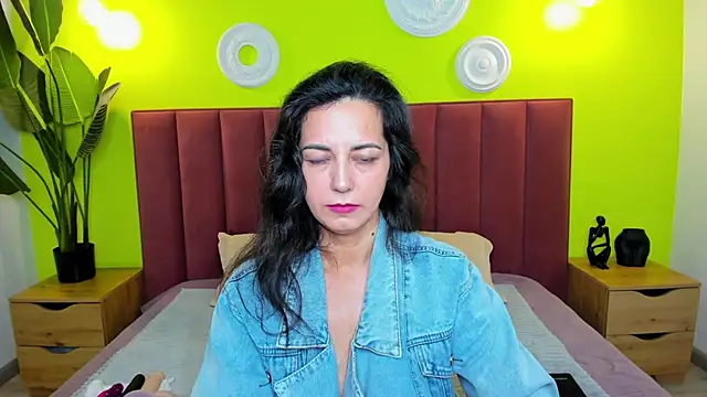 Linda Insatiable online show from 4, 5, 2026