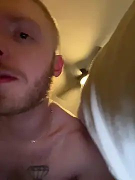 Snapshot of blondeandthick chatting on 26, 12, 2024 blondeandthick online show from 26, 12, 2024