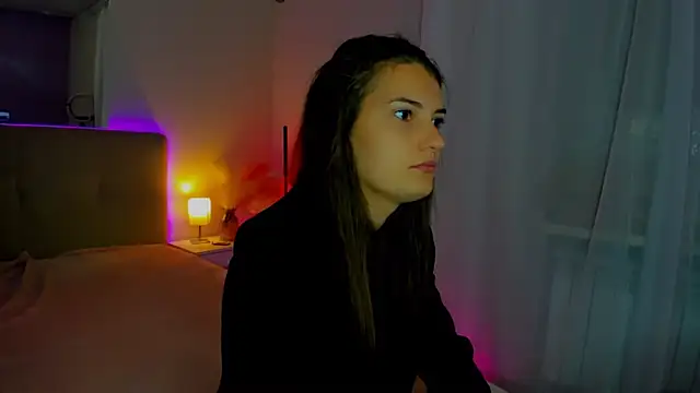 Laura Leee online show from 14, 9, 2025