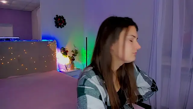 Snapshot of Laura_Leee chatting on 17, 1, 2026 Laura Leee online show from 17, 1, 2026