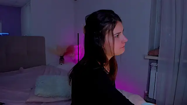 Laura Leee online show from 18, 3, 2025