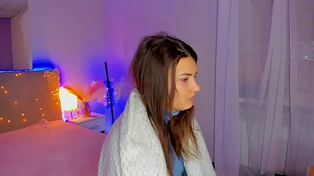 Snapshot of Laura_Leee chatting on 5, 2, 2026 Laura Leee online show from 5, 2, 2026