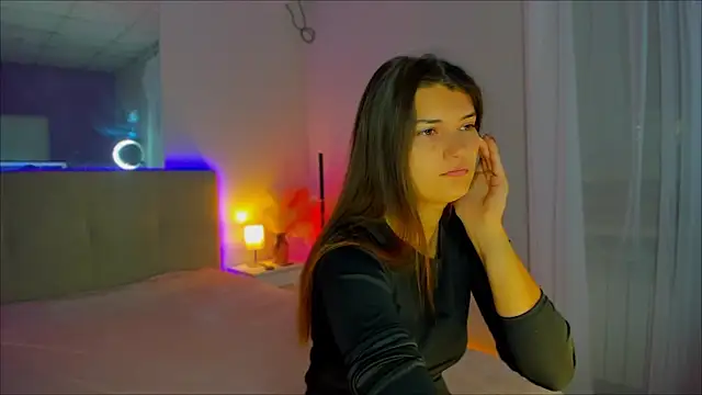 Laura Leee online show from 21, 9, 2025