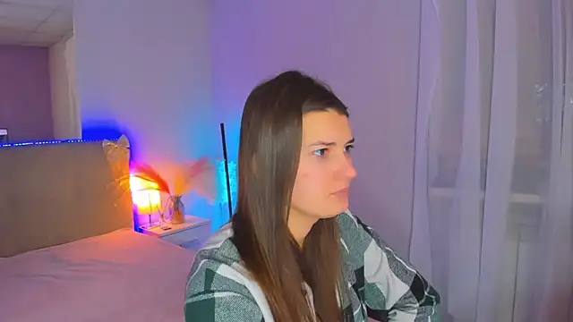 Snapshot of Laura_Leee chatting on 3, 2, 2026 Laura Leee online show from 3, 2, 2026