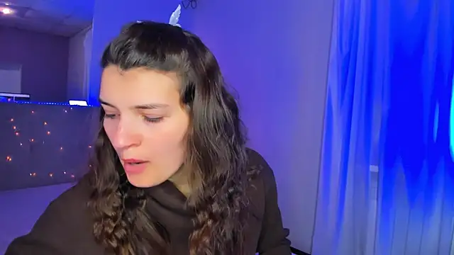 Laura Leee online show from 28, 4, 2026