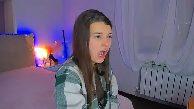 Snapshot of Laura_Leee chatting on 9, 2, 2026 Laura Leee online show from 9, 2, 2026