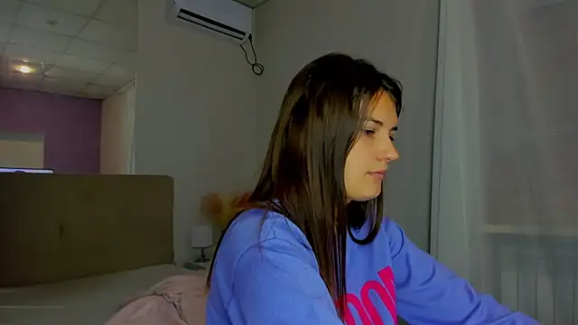 Laura Leee online show from 30, 9, 2025