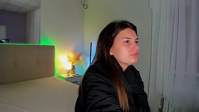 Laura Leee online show from 12, 10, 2025