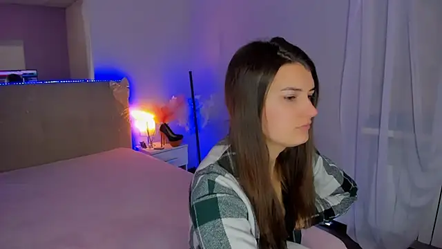 Snapshot of Laura_Leee chatting on 11, 2, 2026 Laura Leee online show from 11, 2, 2026