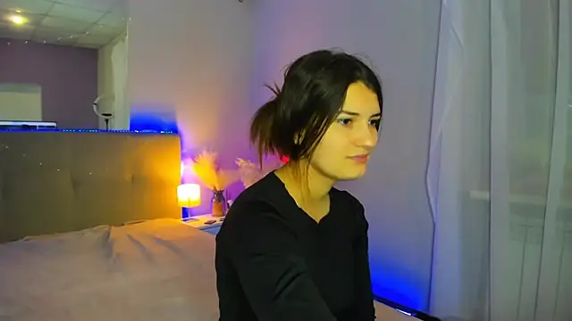 Laura Leee online show from 20, 11, 2025