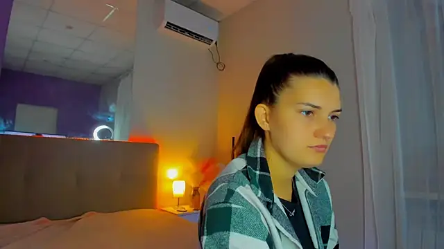 Laura Leee online show from 19, 9, 2025