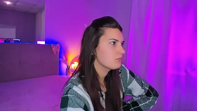 Laura Leee online show from 8, 4, 2026