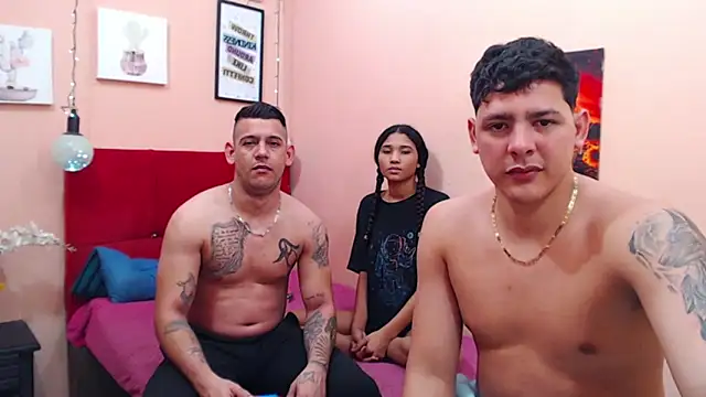 Snapshot of destroys_girls chatting on 4, 2, 2025 destroys girls online show from 4, 2, 2025