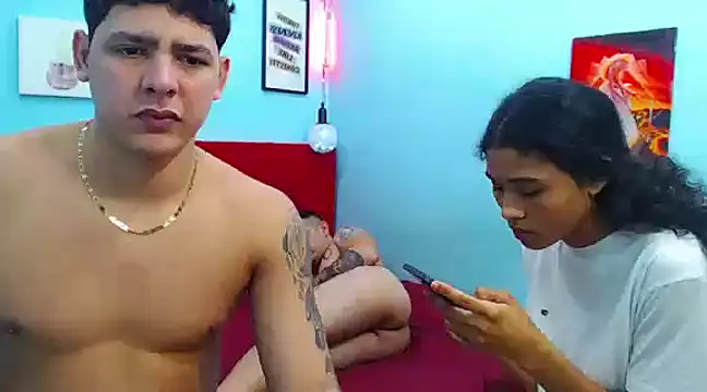 Snapshot of destroys_girls chatting on 10, 12, 2024 destroys girls online show from 10, 12, 2024