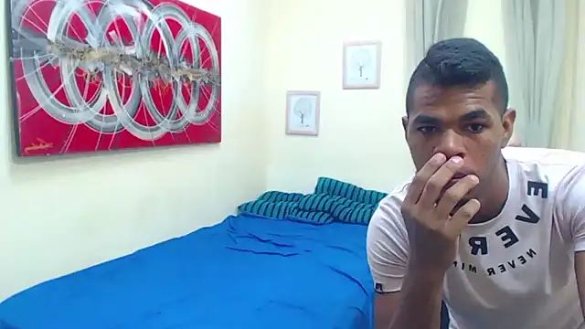 Snapshot of destroys_girls chatting on 6, 3, 2025 destroys girls online show from 6, 3, 2025