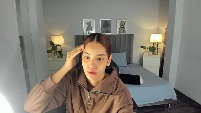 Madie  collins online show from 19, 10, 2025