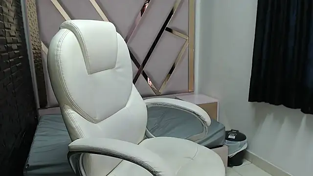 ShanayaKops online show from 2, 3, 2025