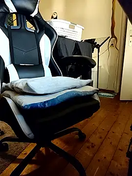 Snapshot of OdinWolf1990 chatting on 24, 2, 2026 OdinWolf1990 online show from 24, 2, 2026