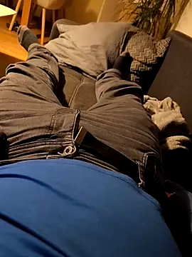 Snapshot of OdinWolf1990 chatting on 3, 12, 2025 OdinWolf1990 online show from 3, 12, 2025