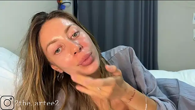 Snapshot of ___art chatting on 10, 3, 2026 art online show from 10, 3, 2026