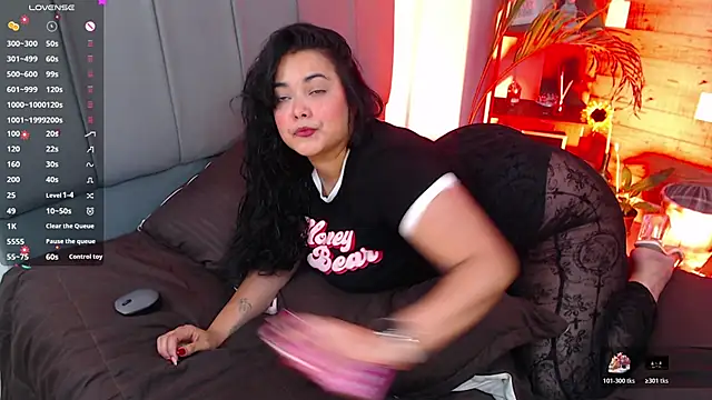 VictoriaMontero30000 online show from 8, 11, 2025