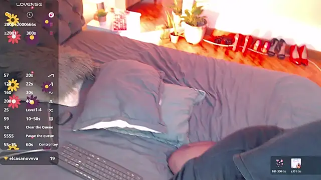 VictoriaMontero30000 online show from 4, 4, 2026