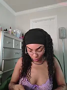 butterflybootyy online show from 15, 5, 2026