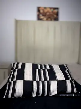 BhadBhad Kitty online show from 2, 12, 2025