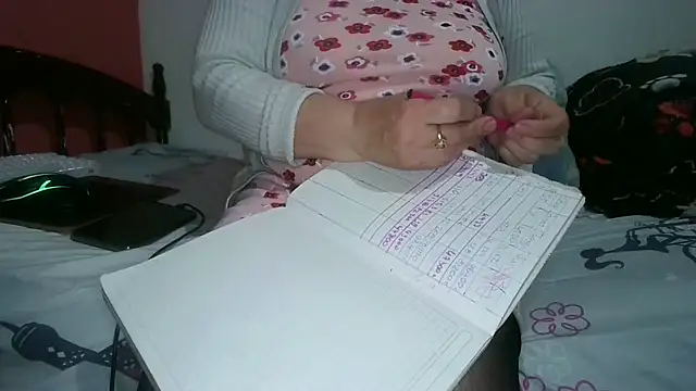 Elizabeth68 online show from 8, 11, 2025