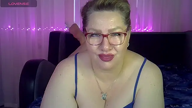 Snapshot of AngelinaGlam chatting on 13, 7, 2026 AngelinaGlam online show from 13, 7, 2026