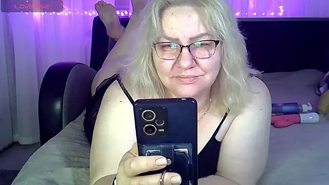 AngelinaGlam online show from 6, 11, 2025