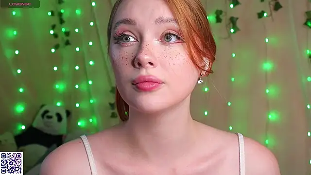 Snapshot of YourSkyAni chatting on 19, 9, 2025 YourSkyAni online show from 19, 9, 2025