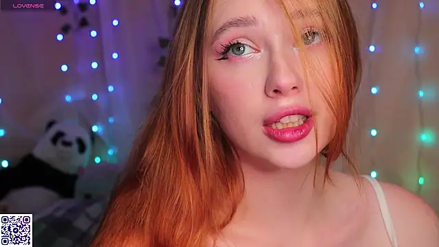 Snapshot of YourSkyAni chatting on 16, 9, 2025 YourSkyAni online show from 16, 9, 2025