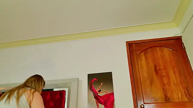 Lizzymontanaa online show from 3, 10, 2025