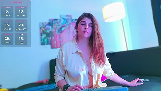 Lizzymontanaa online show from 4, 3, 2025