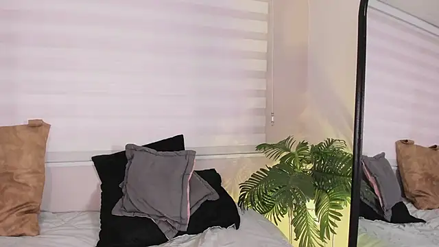 ariana rosse   online show from 18, 3, 2025