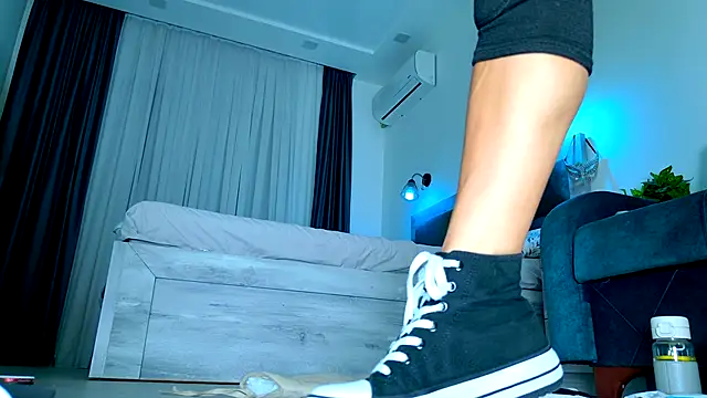 Brenda M00n online show from 7, 11, 2025