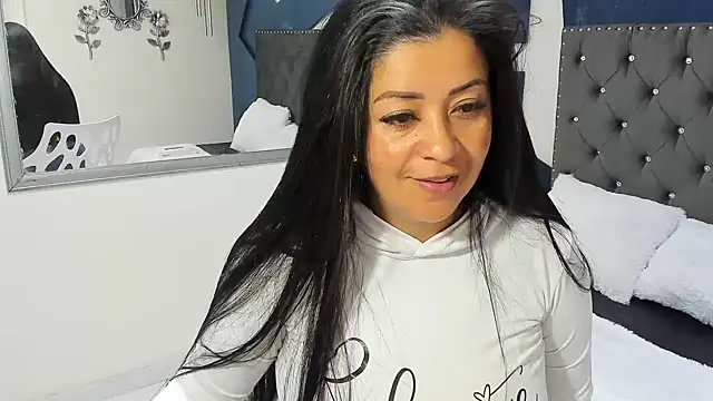 Snapshot of Brenda_sotoo chatting on 27, 12, 2024 Brenda sotoo online show from 27, 12, 2024