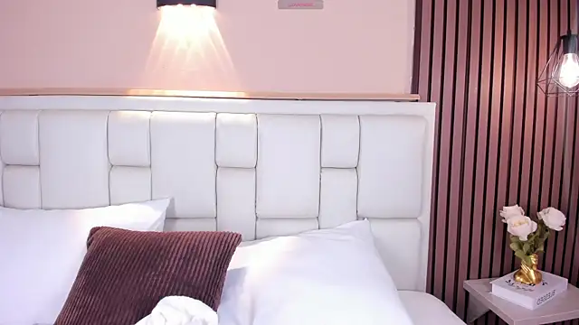 AvyMilton online show from 4, 4, 2026