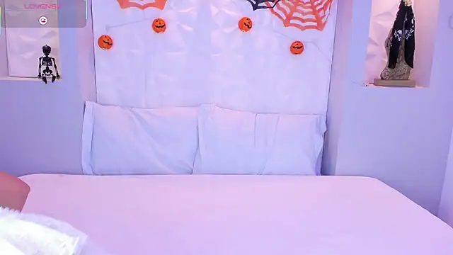 EmilyRouss  online show from 30, 10, 2025