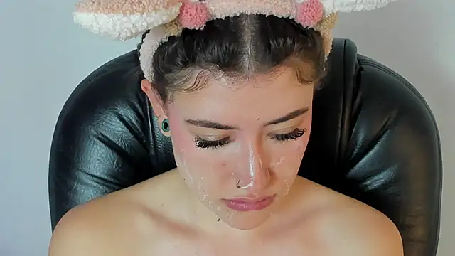 melody suarez online show from 17, 3, 2025