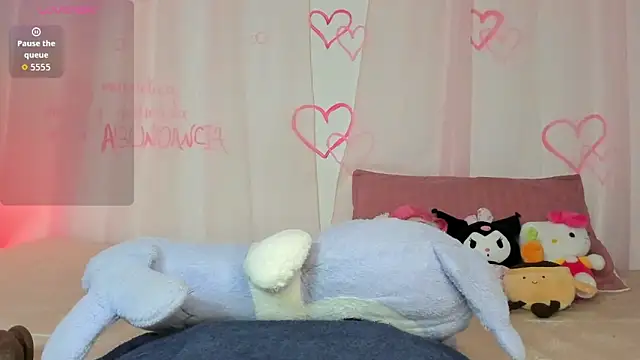 melody suarez online show from 25, 9, 2025