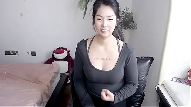 Serenella- online show from 26, 2, 2025