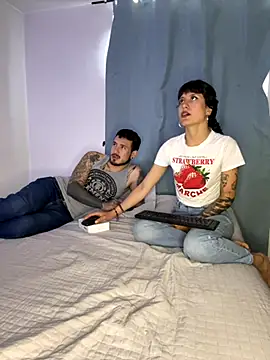 anika lowen02 online show from 9, 9, 2025