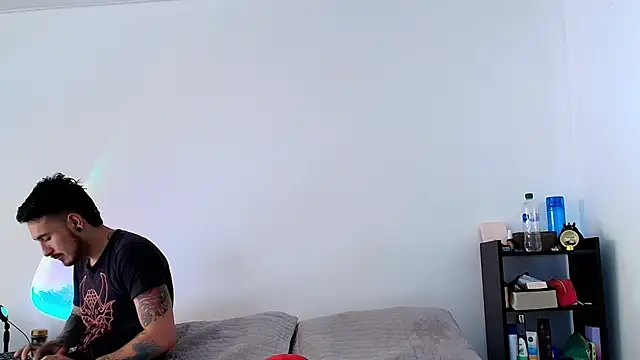 anika lowen02 online show from 17, 3, 2025