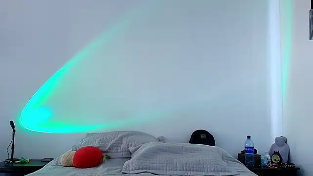 anika lowen02 online show from 20, 1, 2025