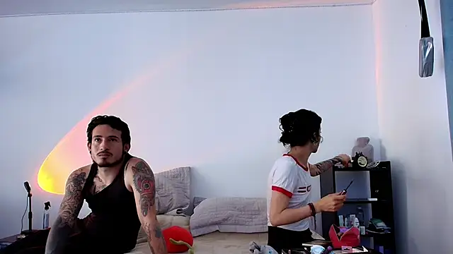 anika lowen02 online show from 4, 2, 2025