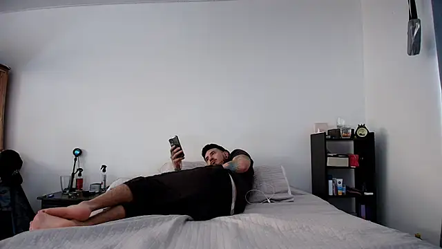 anika lowen02 online show from 19, 2, 2025