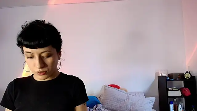 anika lowen02 online show from 26, 2, 2025